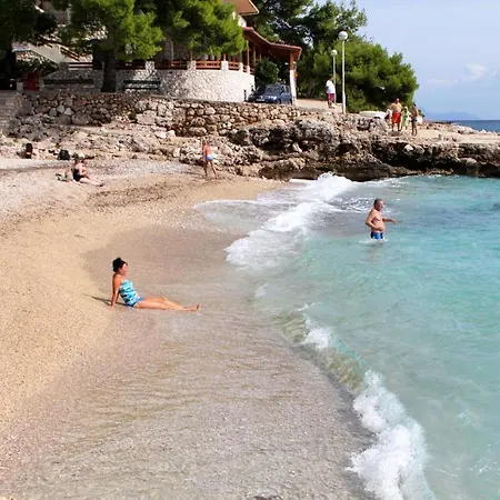 Ivan Dolac 8782b Jelsa (Hvar)